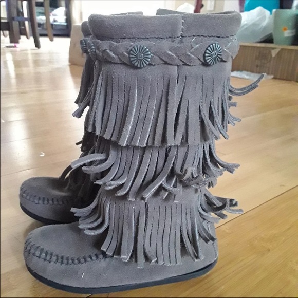 Minnetonka gray moccasins 8 toddler triple fringe - Picture 5 of 8